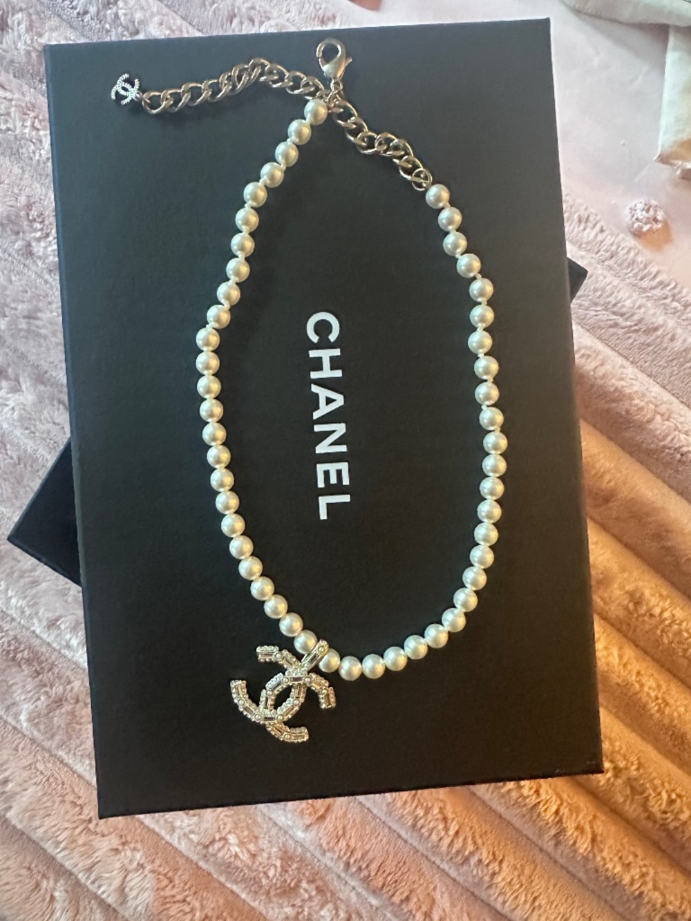 Chanel Strass crystal pearl necklace (authentic)